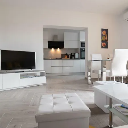 Apartment Four Seasons Pula